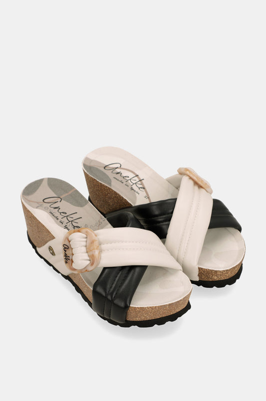Sandalias cruzada blanca y negra